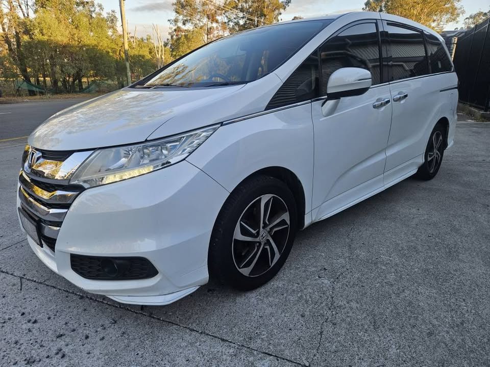 2015 Honda Odessey Vti- L Luxury 1.jpg